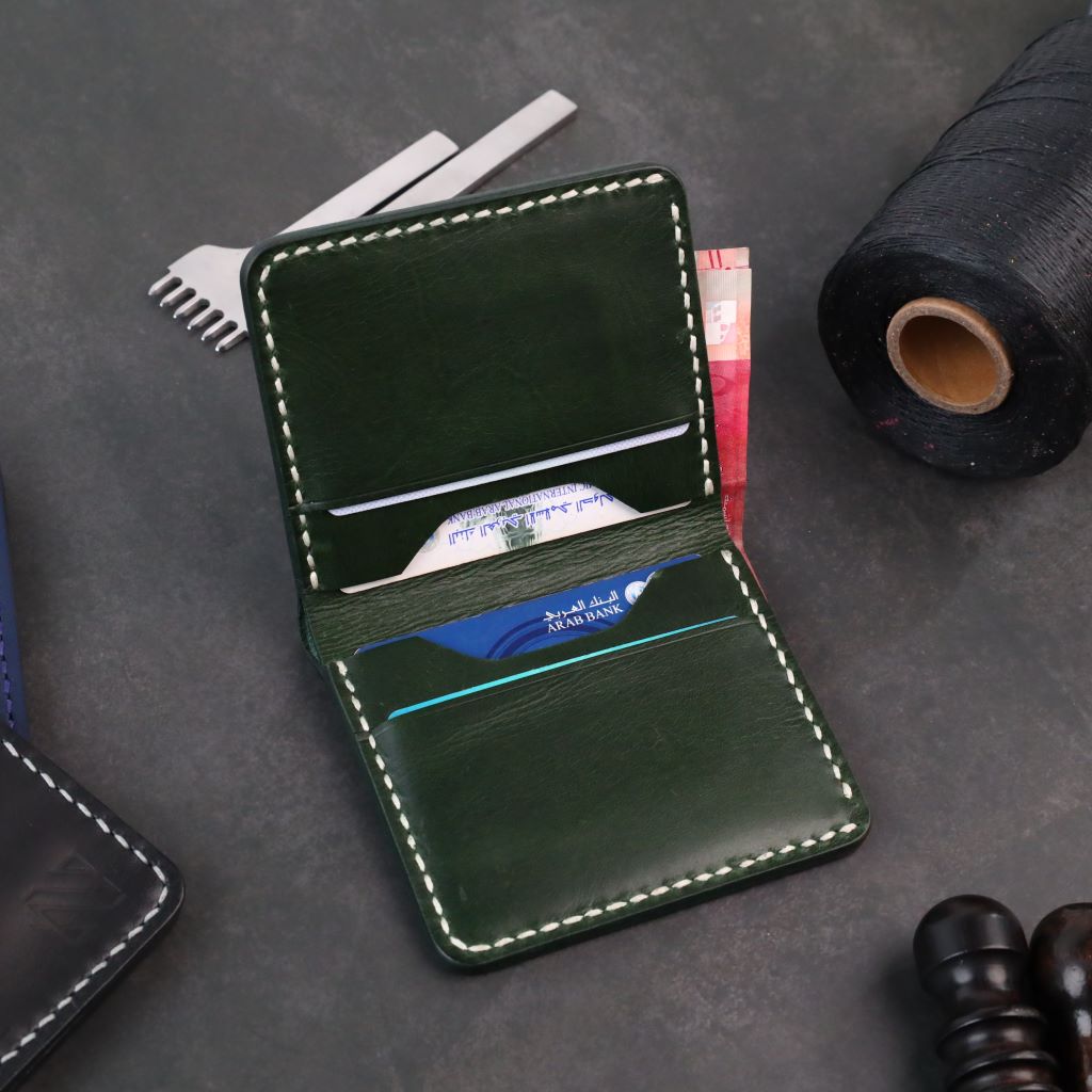 المحفظة التنفيذية ثنائية الطي 