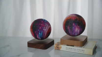 Levitating moon lamp, floating galaxy moon night light – video 1